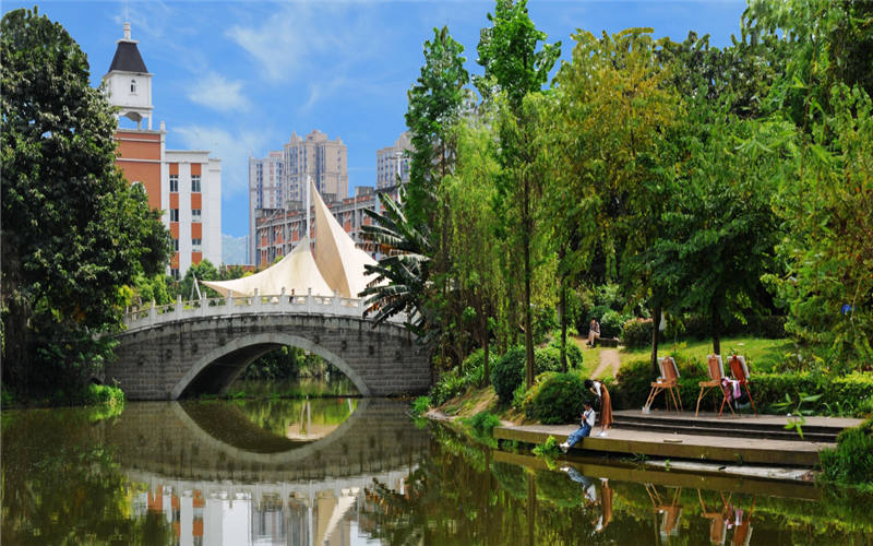 2023年重庆外语外事学院在重庆招生专业及招生人数汇总
