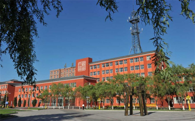 内蒙古理科考生排多少名可以上黑龙江工业学院矿物加工工程专业?
