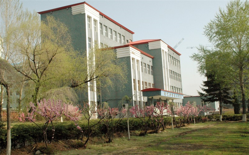 黑龙江工业学院网络与新媒体专业在内蒙古招生录取分数(文科)：408分