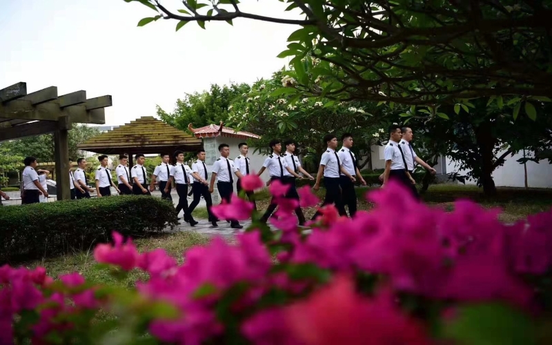 三亚航空旅游职业学院航空发动机维修技术专业在辽宁招生录取分数(物理类)：360分