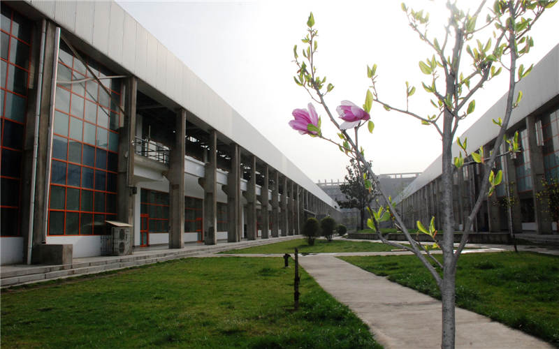 2023年西安建筑科技大学华清学院在黑龙江录取批次及录取分数参考