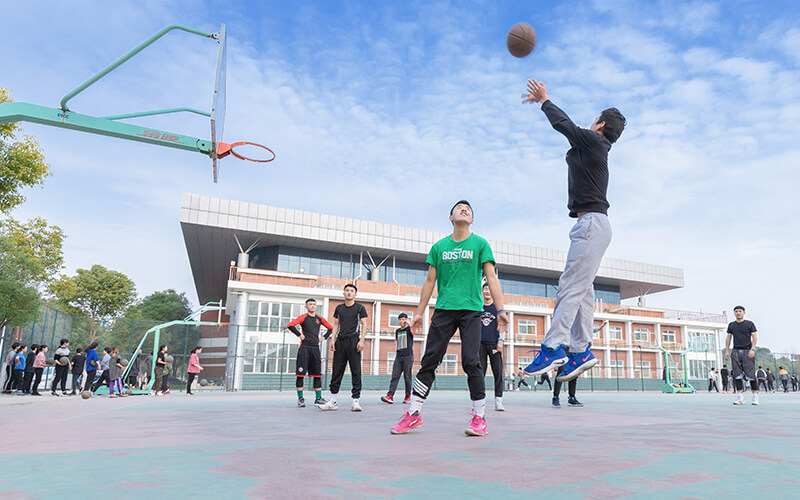 2023年河南工业职业技术学院在河南招生专业有哪些？学费是多少？