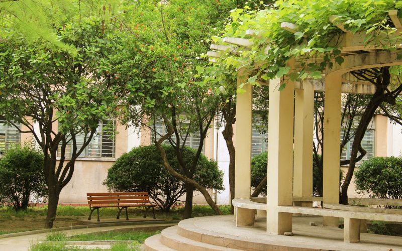 2023年南阳科技职业学院在河南招生专业有哪些？学费是多少？