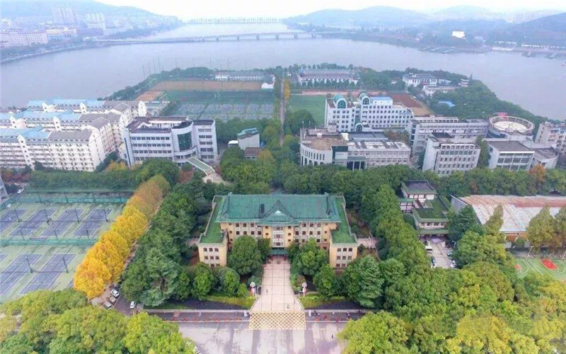 2023年武汉体育学院在黑龙江招生专业有哪些？学费是多少？