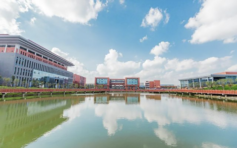 安顺职业技术学院药学专业在重庆招生录取分数(物理类)：369分