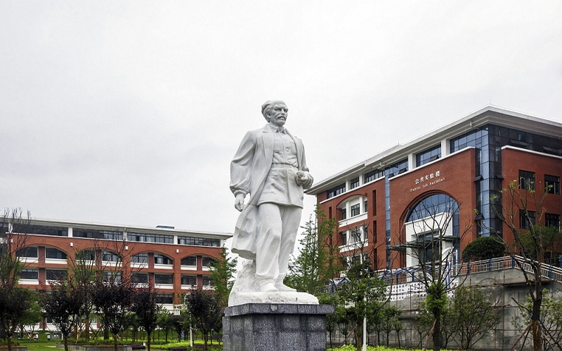 多少分可以上遵义医药高等专科学校？遵义医药高等专科学校2021年在河南各专业录取分数线