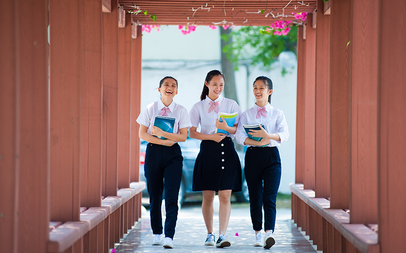 海南卫生健康职业学院医学检验技术专业在重庆招生录取分数(物理类)：377分