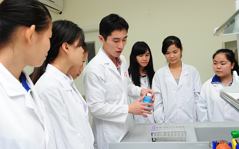 2024年海南卫生健康职业学院眼视光技术专业在山东录取分数线参考
