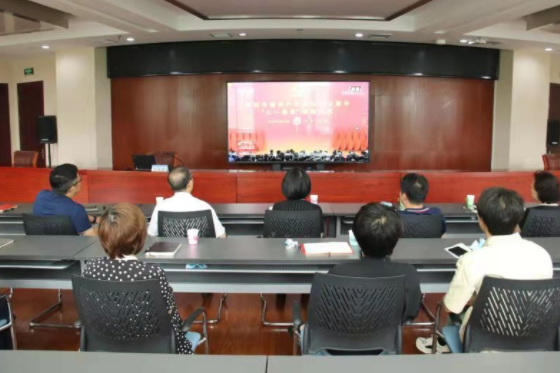 北京农学院组织广大师生观看“七一勋章”颁授仪式直播