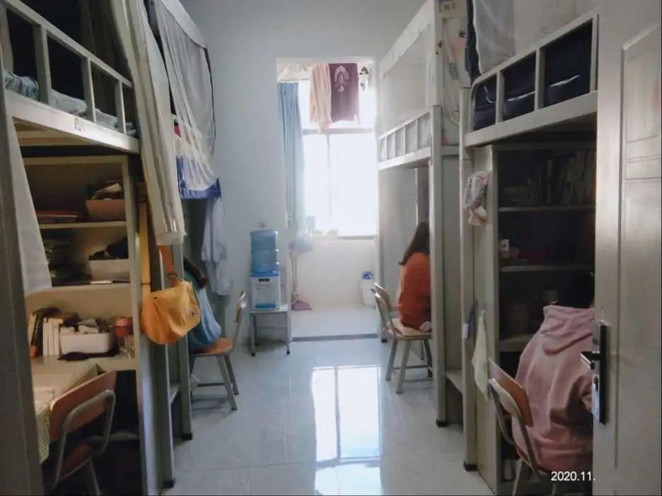 昆明医科大学海源学院宿舍条件是几人间，有空调吗（含宿舍图片）
