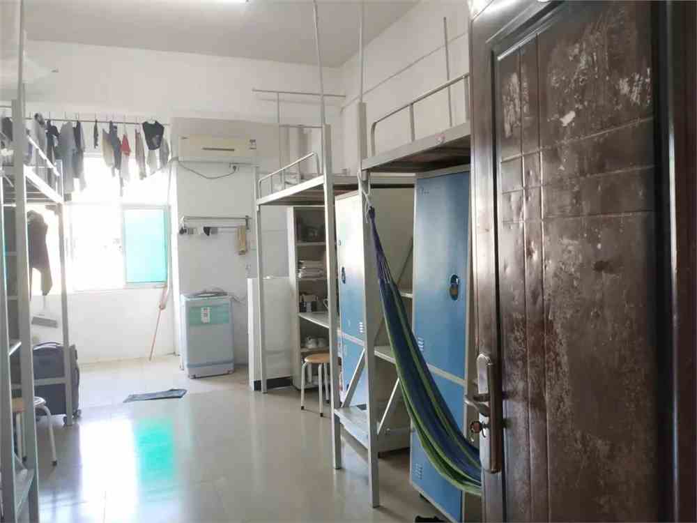 海口经济学院宿舍条件是几人间_有空调吗（含宿舍图片）