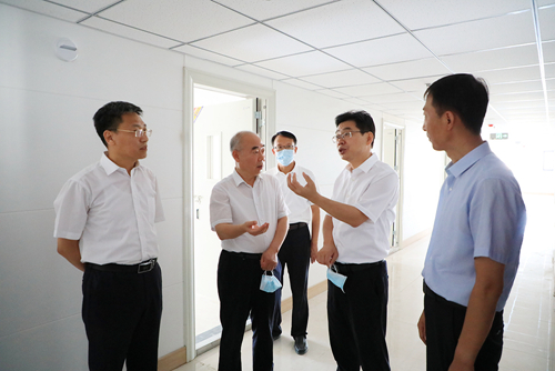 山西省教育厅副厅长侯文一来山西工程科技职业大学督导检查秋季学期开学和疫情防控工作