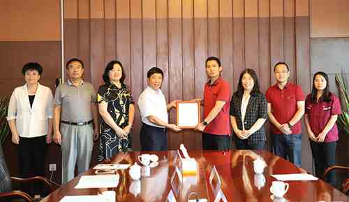 中国海洋大学—青岛中加特电气股份有限公司捐赠签约仪式举行