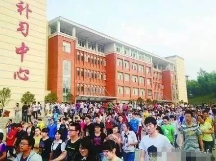 毛坦厂中学2021高考放榜，再次刷爆网络！