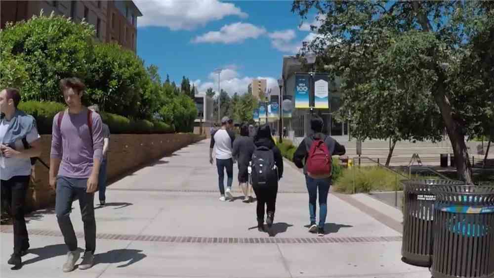 留学美国一年准备30万少吗