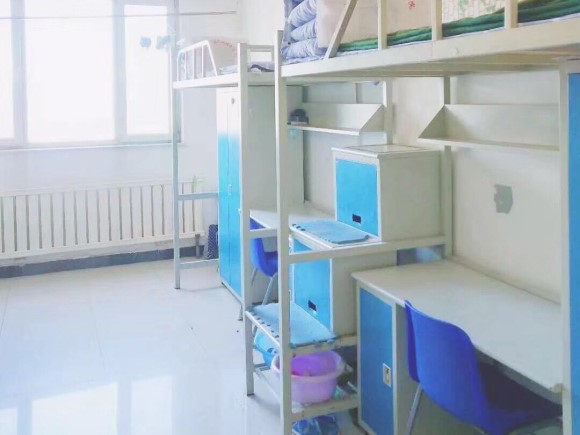 大连装备制造职业技术学院宿舍条件怎么样，怎么样_几人间_宿舍图片