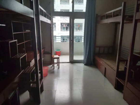 温州科技职业学院宿舍条件怎么样，怎么样_几人间_宿舍图片