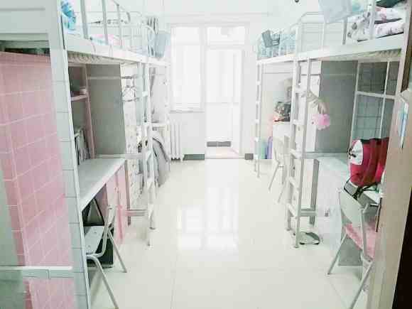 华北理工大学冀唐学院宿舍条件怎么样，怎么样_几人间_宿舍图片