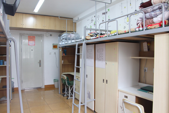 江阴职业技术学院宿舍条件怎么样，怎么样_几人间_宿舍图片