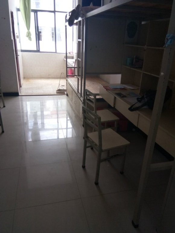 丽江师范高等专科学校宿舍条件怎么样，有空调吗（含宿舍图片）