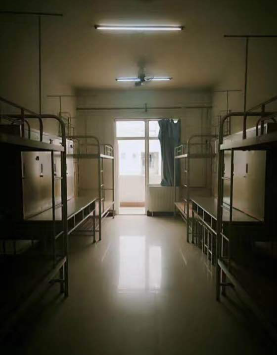 咸阳职业技术学院宿舍条件怎么样_几人间_宿舍图片