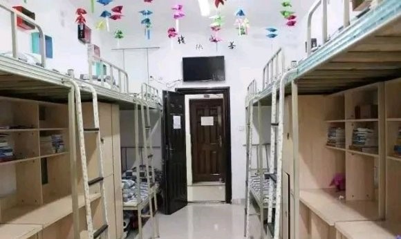 贵州工程应用技术学院宿舍条件怎么样_几人间_宿舍图片