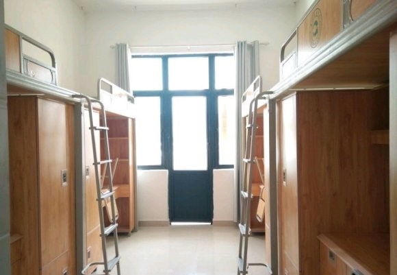 贵州民族大学宿舍条件怎么样_几人间_宿舍图片