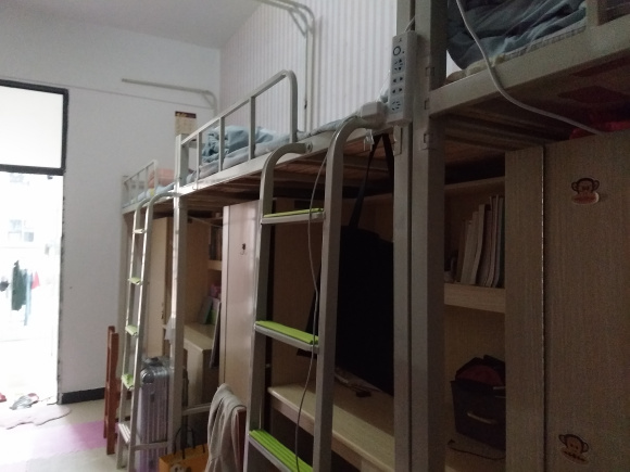 湖南幼儿师范高等专科学校宿舍条件怎么样_几人间_宿舍图片