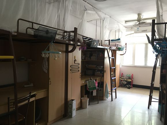 上海政法学院宿舍条件怎么样_几人间_宿舍图片