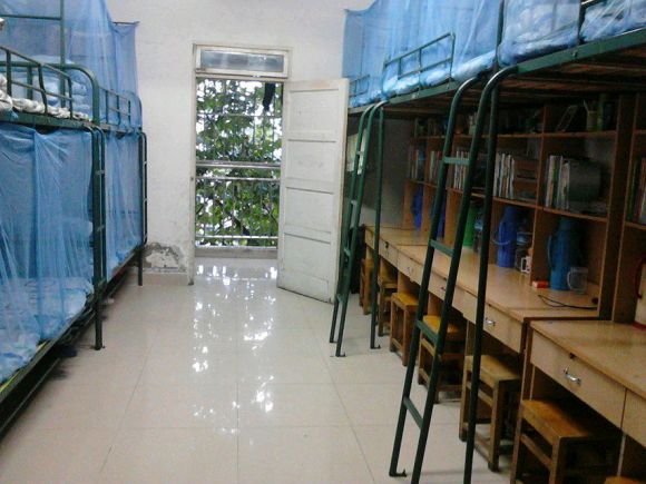 淮南职业技术学院宿舍条件怎么样_几人间_宿舍图片