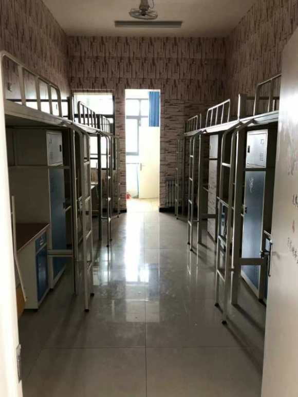 山东铝业职业学院宿舍条件怎么样_几人间_宿舍图片