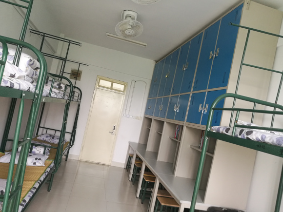 安徽财贸职业学院宿舍条件怎么样_几人间_宿舍图片