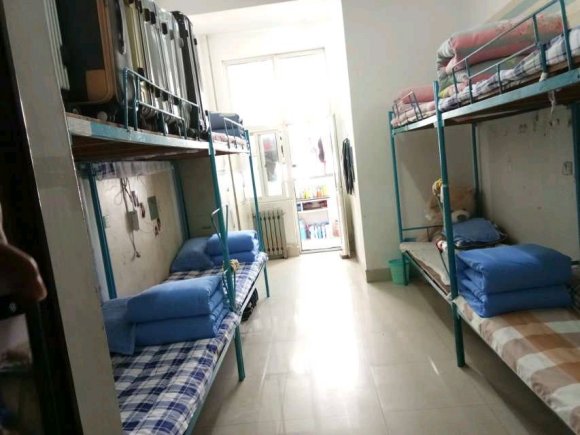 山东理工职业学院宿舍条件怎么样_几人间_宿舍图片