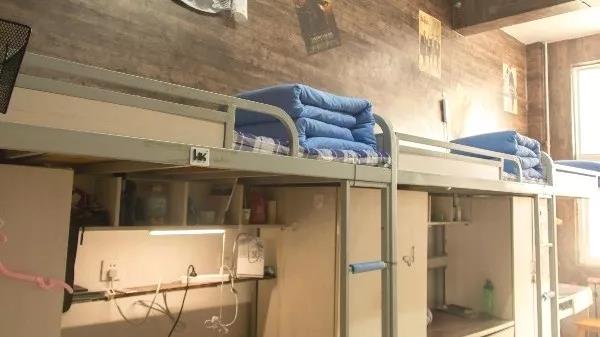山东理工职业学院宿舍条件怎么样_几人间_宿舍图片