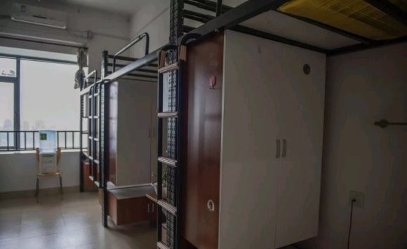 上海工艺美术职业学院宿舍条件怎么样_几人间_宿舍图片