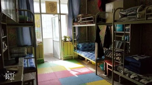 兰州财经大学长青学院宿舍条件怎么样_几人间_宿舍图片