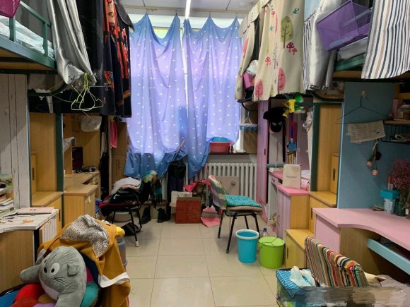 吉林大学宿舍条件怎么样_几人间_宿舍图片