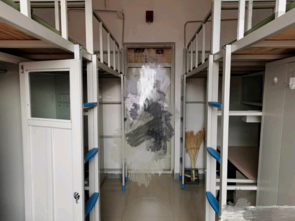 吉林大学宿舍条件怎么样_几人间_宿舍图片