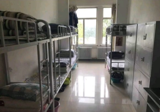 哈尔滨铁道职业技术学院宿舍条件怎么样_几人间_宿舍图片
