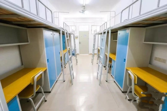 广州番禺职业技术学院宿舍条件怎么样_几人间_宿舍图片