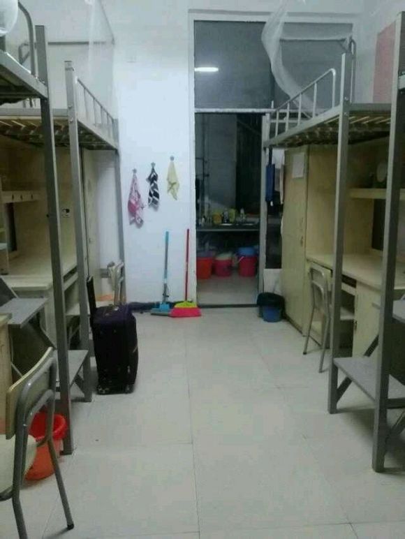 南昌师范学院宿舍条件怎么样_几人间_宿舍图片