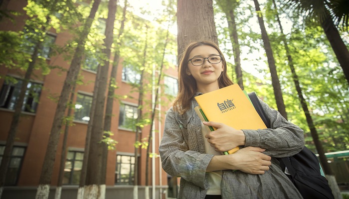 小清华是哪个大学