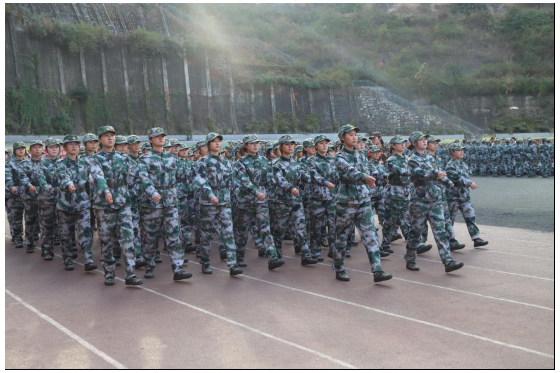 攀枝花学院：军训进行时