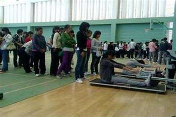 大学生400米成绩标准