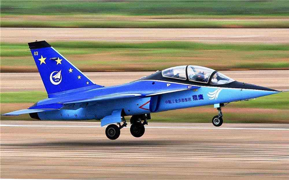 白宫又要焦虑了！阿联酋威胁不买美F-35后，宣布购买12架中国战机
