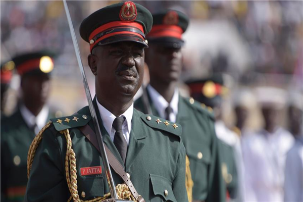 现在的冈比亚军队能打败什么时期的美国或苏联俄罗斯军队